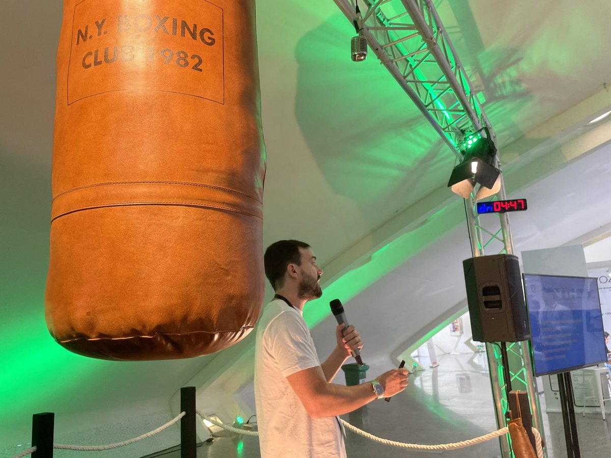 🗣 🥊 <a href="/Leon_Nacho_/">Nacho León</a>, CEO de <a href="/ziknes_/">Ziknes | Robotic 3D Printing</a>: "Sacamos nuestro software a principios de año, la ventaja es que permite automatizar el diseño 3D y la impresión industrial. Queremos que cualquier empresa pueda acceder a esta tecnología".