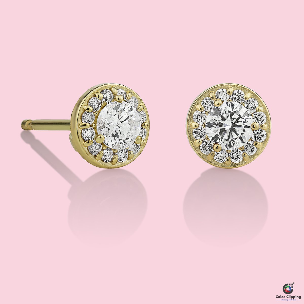 ColorClippingUS's tweet photo. Are good jewelry images enough to convert visitors into buyers?
Photos, like actions, speak louder than words. Poor jewelry images can give buyers the impression that your business needs to be taken more seriously and your products aren't,either.
#colorclipping #ccjewelryretouch https://t.co/2RPXIcgpLe