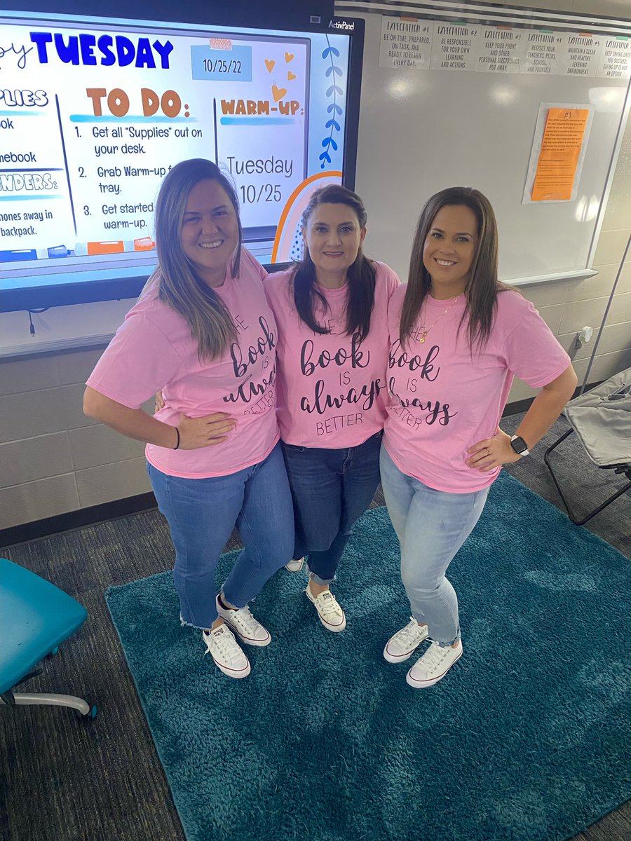 Twinning against drugs, but make it Lit style! #ReadersareLeaders #SIG #thebookisalwaysbetter