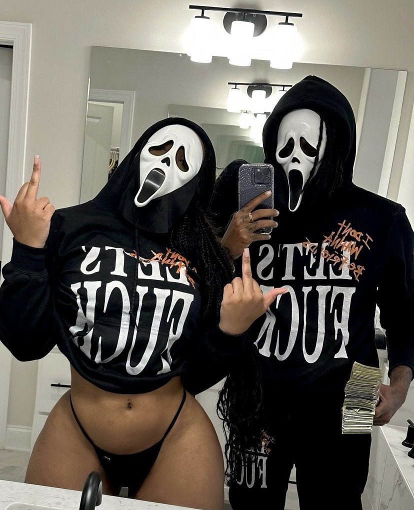 freakym00ds's tweet photo. That season🎃👻💀 https://t.co/NfMHPgewdn