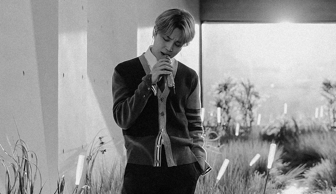 jmnternity's tweet photo. park jimin, BLUE AND GREY ♥︎ https://t.co/CzmmhchfAS