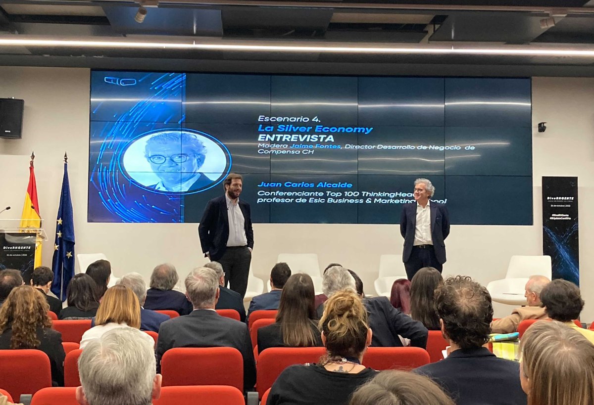 ThinkingHeads's tweet photo. 💬 Juan Carlos Alcaide (@AlcaideJC): "La #SilverEconomy es la actividad económica que está orientada a los mayores de 60 años. Se calcula que hasta 2050 se van a crear 90 millones de trabajos para este colectivo”. #Top100conferenciantesTh1 💯 #DiveRHGente #8UpdateCentRHo https://t.co/J2QrEcrZrV