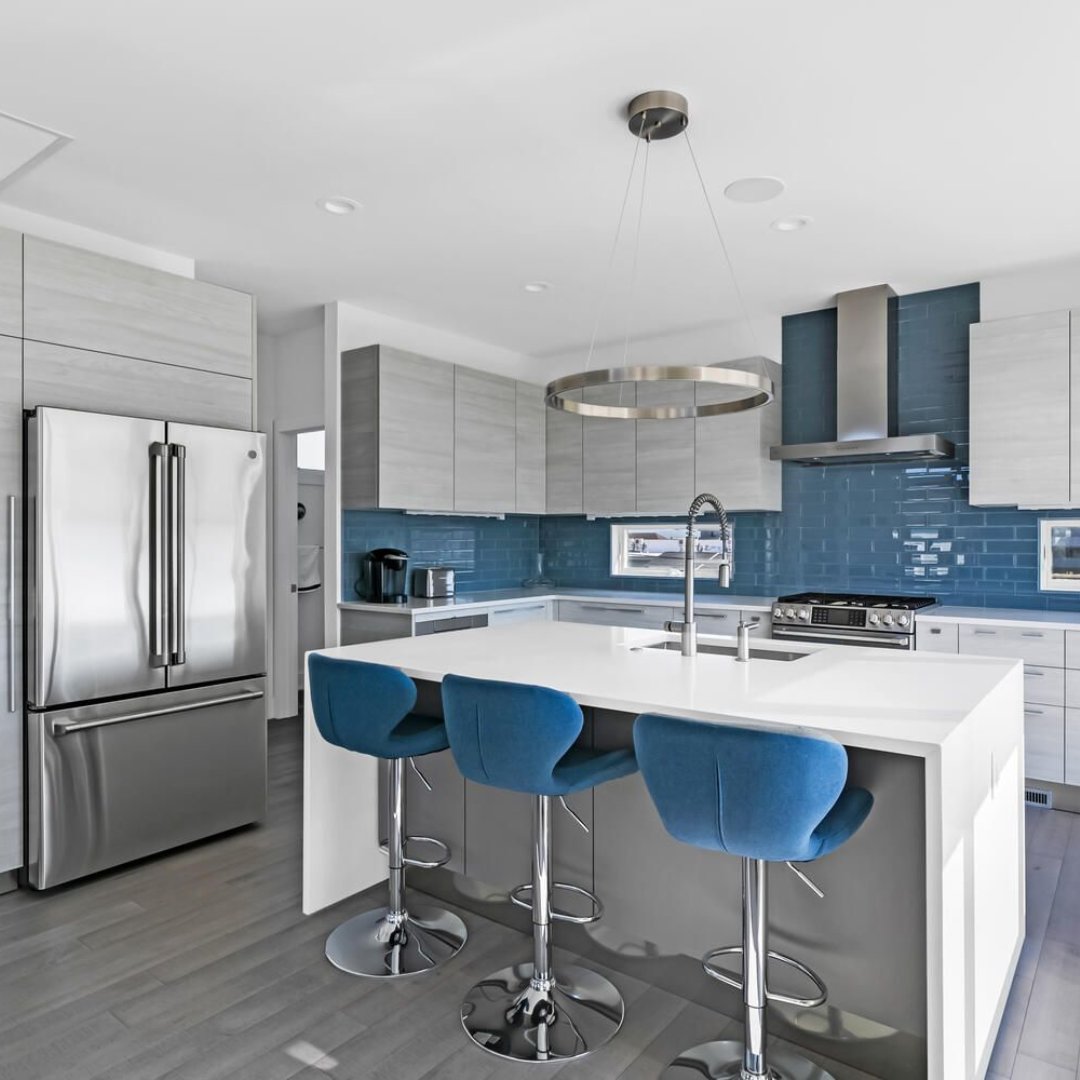 BGS1931's tweet photo. This home is absolutely 𝕘𝕠𝕣𝕘𝕖𝕠𝕦𝕤.
#bgsstrong #bgsbuilt #njbuilders #LetThereBeLight #BuildingNJ #NewJersey #HomeDesign #InteriorDesign #TheView #BGSBuilt #BuildersGeneral #ModernHome #SeabrightNJ #Beachtown https://t.co/8ADDLEjh78