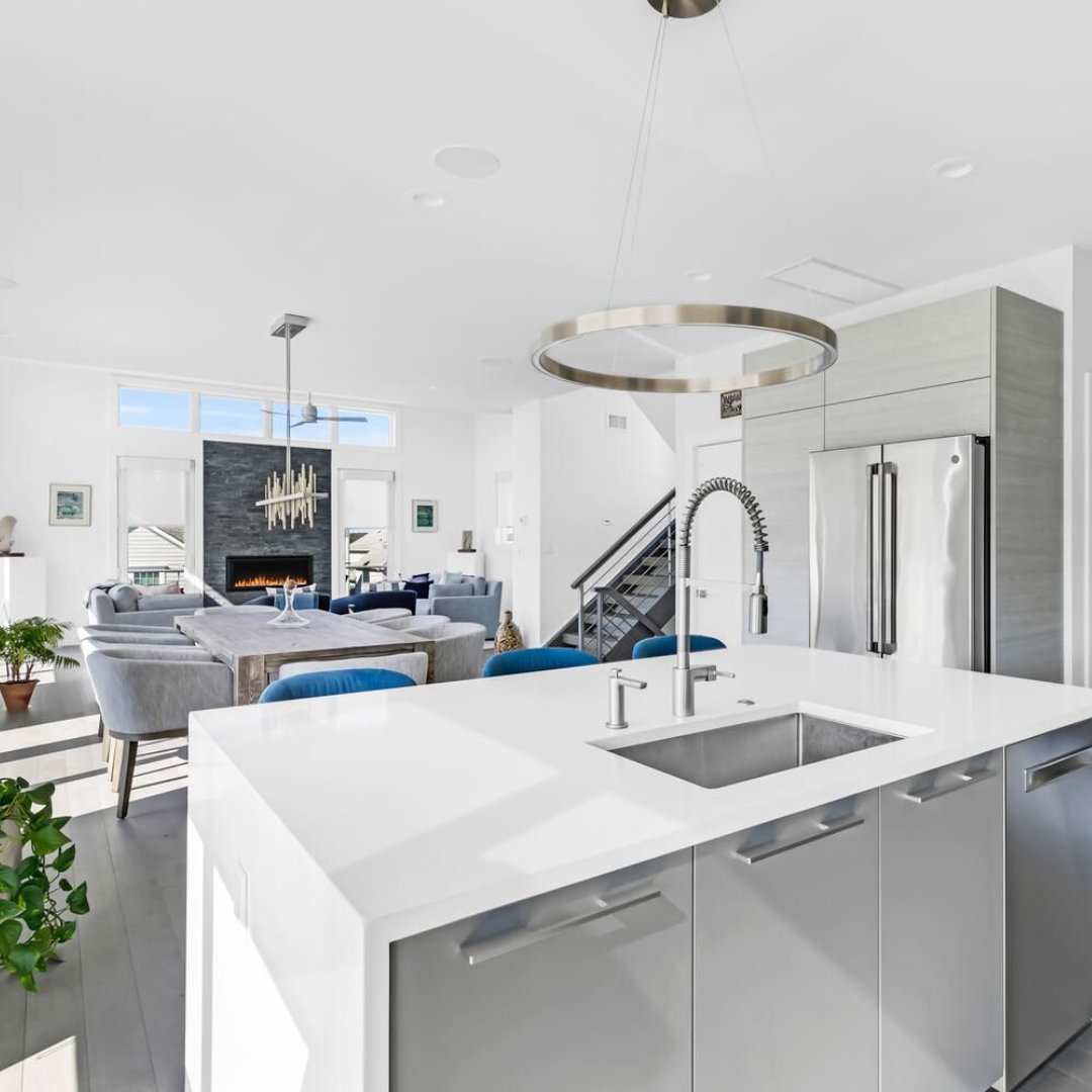 BGS1931's tweet photo. This home is absolutely 𝕘𝕠𝕣𝕘𝕖𝕠𝕦𝕤.
#bgsstrong #bgsbuilt #njbuilders #LetThereBeLight #BuildingNJ #NewJersey #HomeDesign #InteriorDesign #TheView #BGSBuilt #BuildersGeneral #ModernHome #SeabrightNJ #Beachtown https://t.co/8ADDLEjh78