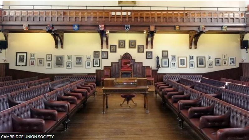 This month, our Year 11 students took part in an engaging debate workshop with local MP, @lucyfrazermp, at the <a href="/cambridgeunion/">The Cambridge Union</a>. Debate plays an important role in developing confidence and public speaking skills – well done to all who took part! 

📷: Cambridge Union Society