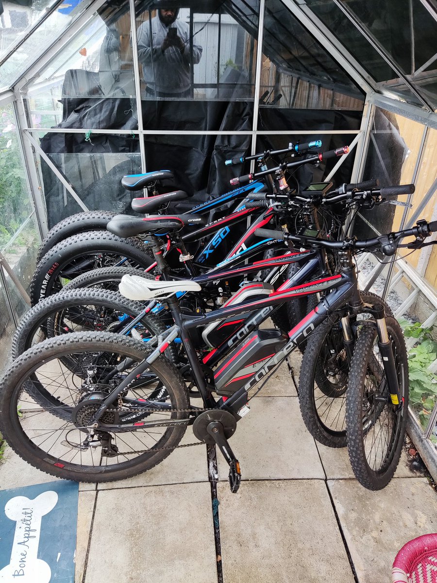 Realrumbaclaat's tweet photo. These are some of the bikes I have for sale all working serviced and ready to go 👍🏾 https://t.co/WP6putv75Q