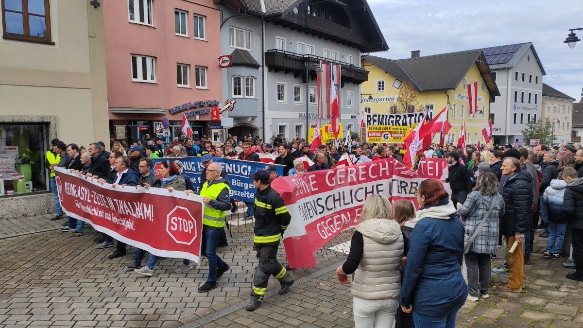 EdwardHobden's tweet photo. It's not just UK
Across w. Europe migrants being settled in as many towns as possible
Governments accelerating the
#TheGreatReplacement
Creating colonies.
Austrian town of St. Georgen im Attergau (popln 4,300) protests imminent settlement of the town
#DefendEurope
#DefendEngland https://t.co/MScDdTbK76