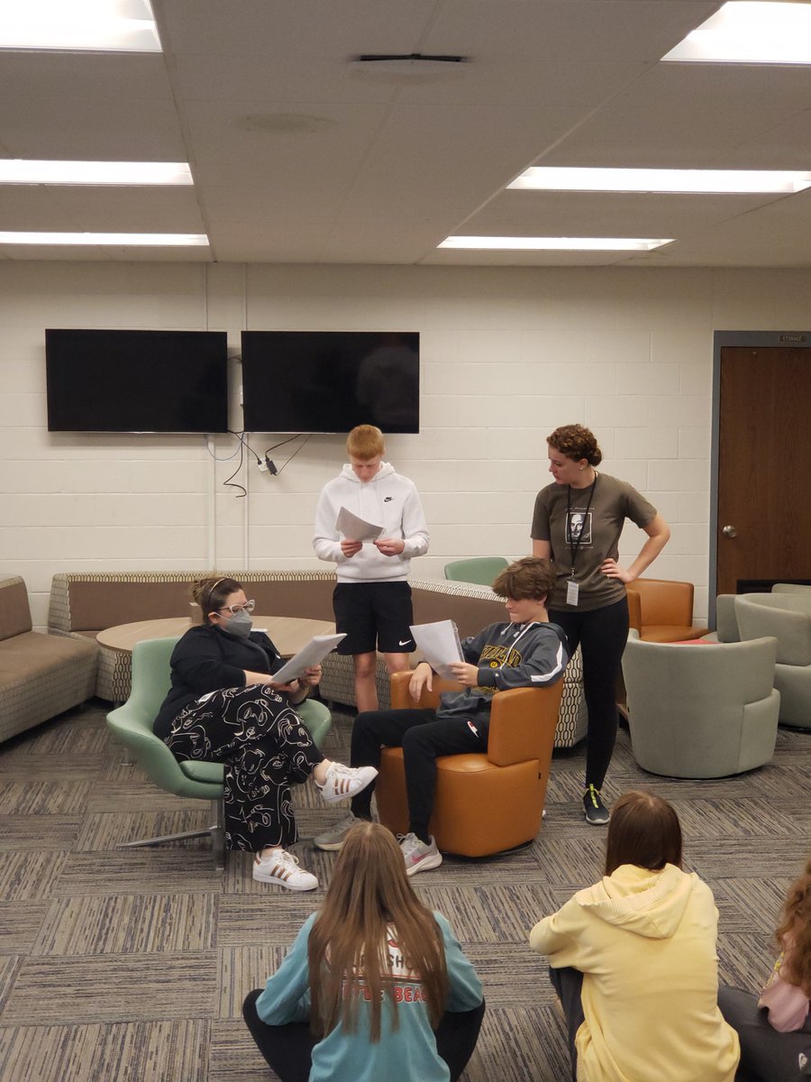 Juliet (Richard) gets the "good" news from her father that she is to be married to Paris, while the Nurse (Ty) and Lady Capulet listen.
#KHSEye #HornetPride #KHSRandJ
<a href="/GLTFCleveland/">Great Lakes Theater</a>