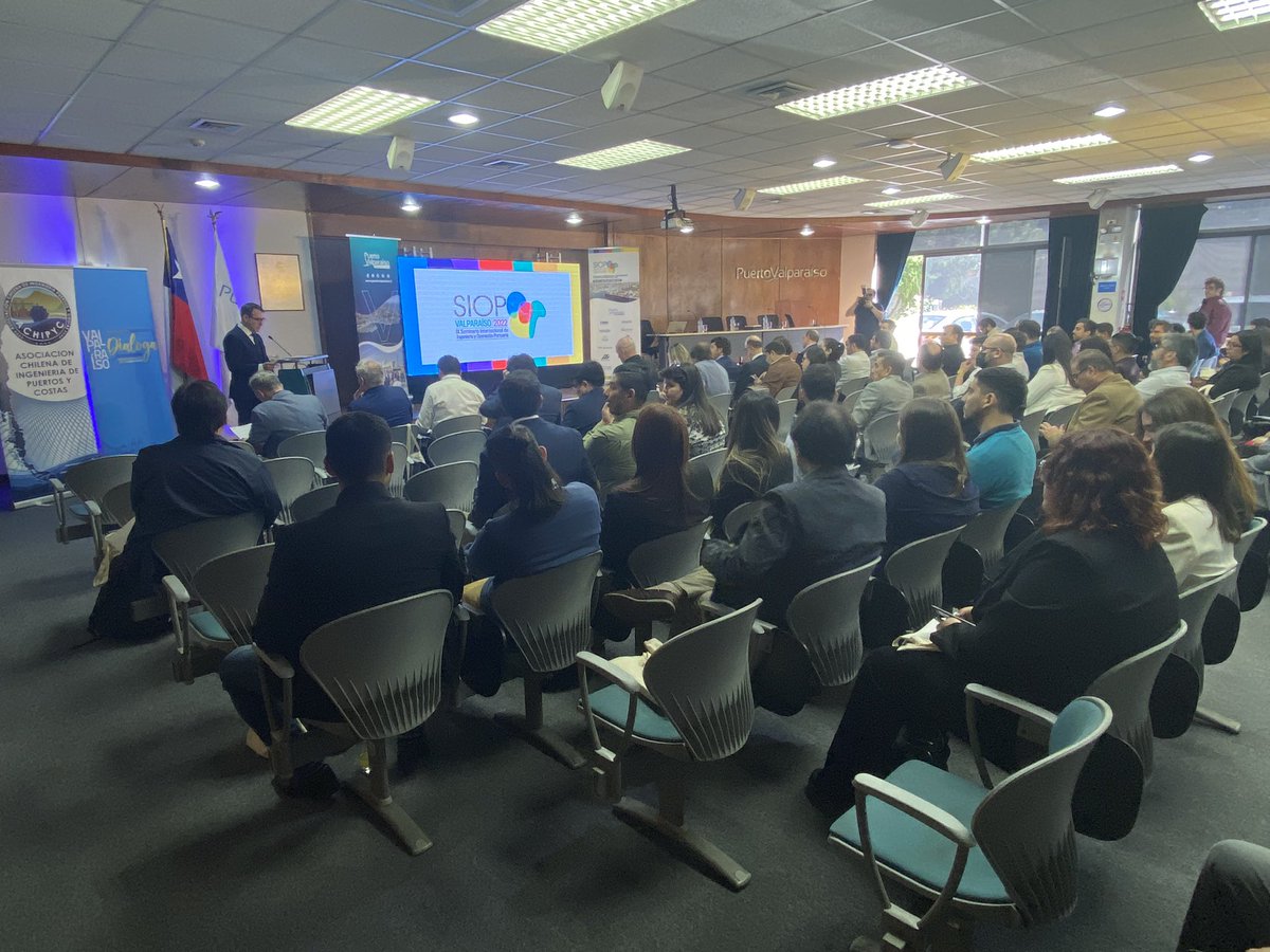 ACHIPYC's tweet photo. Comenzamos con todo el SIOP 2022!!! En la Empresa Portuaria Valparaíso. https://t.co/Z1b5z5ckCC