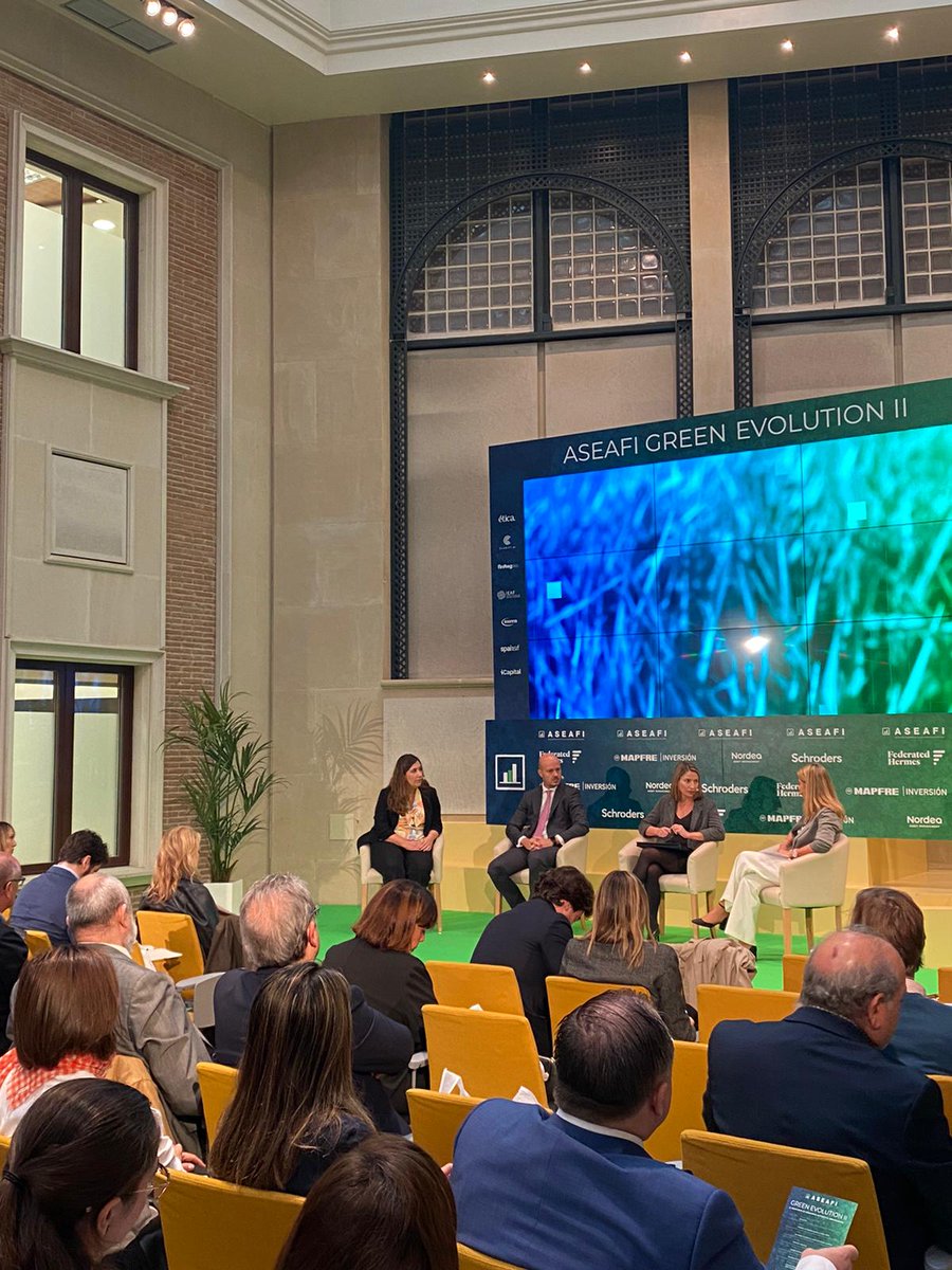 ASEAFI's tweet photo. El enfoque #ESG desde el #asesoramiento es uno de los temas de #ASEAFIGreenEvolution, y lo abordan en esta #MesaRedonda:  

🟦 Ismael García - @MAPFREinvests  
🟦 Pilar Vila -@Schroders 
🟦 Úrsula Garcia - @finReg360 
🟦 Marta Olavarría - @Auren_Global 
#Mifid #eventosASEAFI https://t.co/mfuswfjLy5