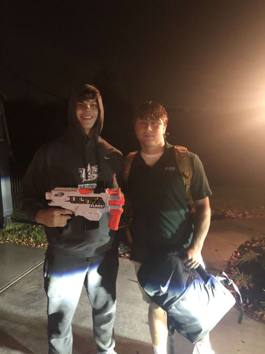 DomLawnCrew's tweet photo. early bird gets the worm yerrrrrrme. cope guns down abner before school. 6-2 good guys #shitaintsweet #fbgm @Nerf2022rams https://t.co/wdVzXNIhZr