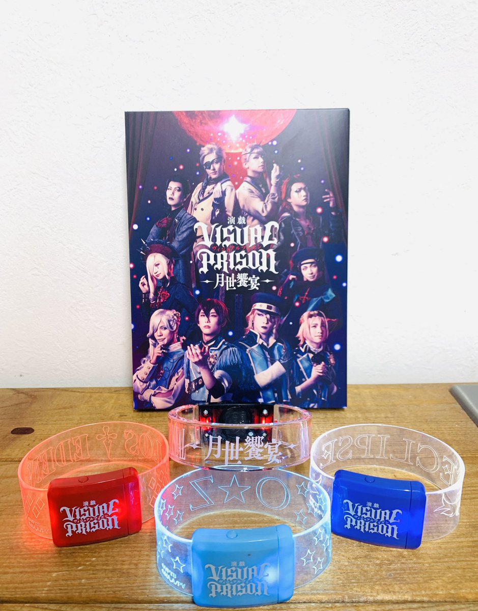 hasegawako_bo's tweet photo. Blu-ray&amp;DVD発売おめでとうございます🎉

実は、アンジュとギルは、京都の職人さんに加工をしてもらった完全オリジナルの生地を使っております💙

他にもこだわって製作をしておりますので、是非衣裳にも注目して観てください☺️🌹

#衣裳製作
#ヴィジュステ https://t.co/AO9ZH400nv