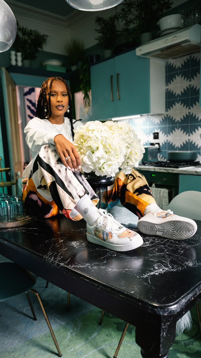 beeechimblind's tweet photo. Head over to my IG for instructions on how to get your hands on a custom pair of @iloveellesse kicks!! @GoogleUK #findthatthing #AD https://t.co/2hrGsVYJ1k