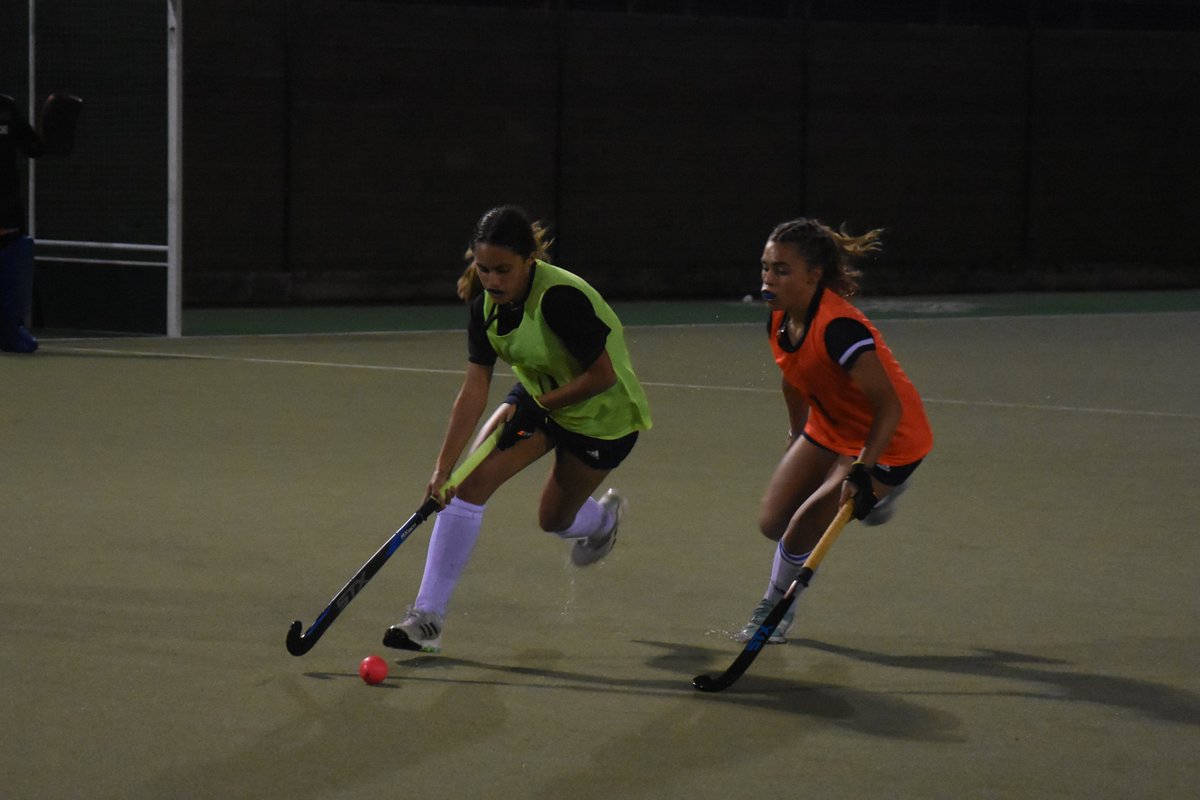 SevenoaksTA's tweet photo. It has been a great start to the Sevenoaks TA sessions. Superb commitment shown so far. We can't wait to go again next week with goalscoring as the theme!  @EnglandHockey @SevenoaksHC @TWhockeyclub @BromBeckHC @HCKnolePark @MardenRussetsHC @OxtedHC https://t.co/HIh6c2RaaA