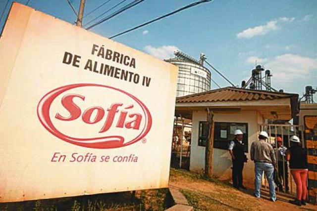 Bolivia: La empresa del gobernador racista Camacho sigue trabajando, el paro y el perjuicio  solo es para el pueblo, no para los empresarios