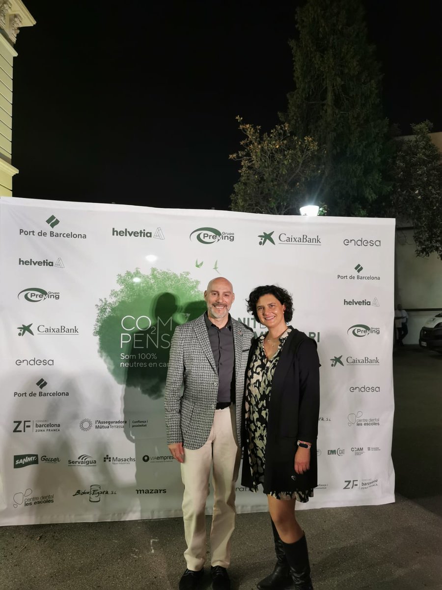 eDiversa_es's tweet photo. Ayer por la noche se celebró la 27ª Nit de l’empresari, que organiza anualmente la Patronal Cecot.

¡Felicidades a todos los premiados!

#NitCecot #ReconocimientoEmpresarial #eDiversaGroup https://t.co/lU8ESokNER