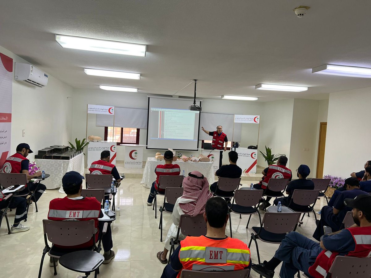 cfrcmj's tweet photo. بتعاون مع وحدة تدريب هيئة الهلال الأحمر بمحافظة المجمعة اختتمت دورات البروتوكولات الطبية والقيادة الأمنة  لعدد من الموظفين https://t.co/zfcOUTAlCT