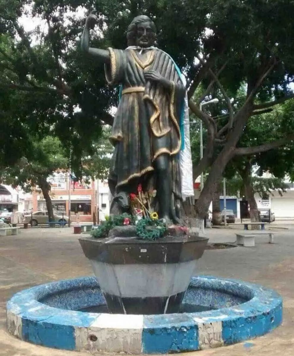 Plaza San Juan 🇻🇪
En la Av 19 de abril 

#cortesía de  #maracayerosxmundo