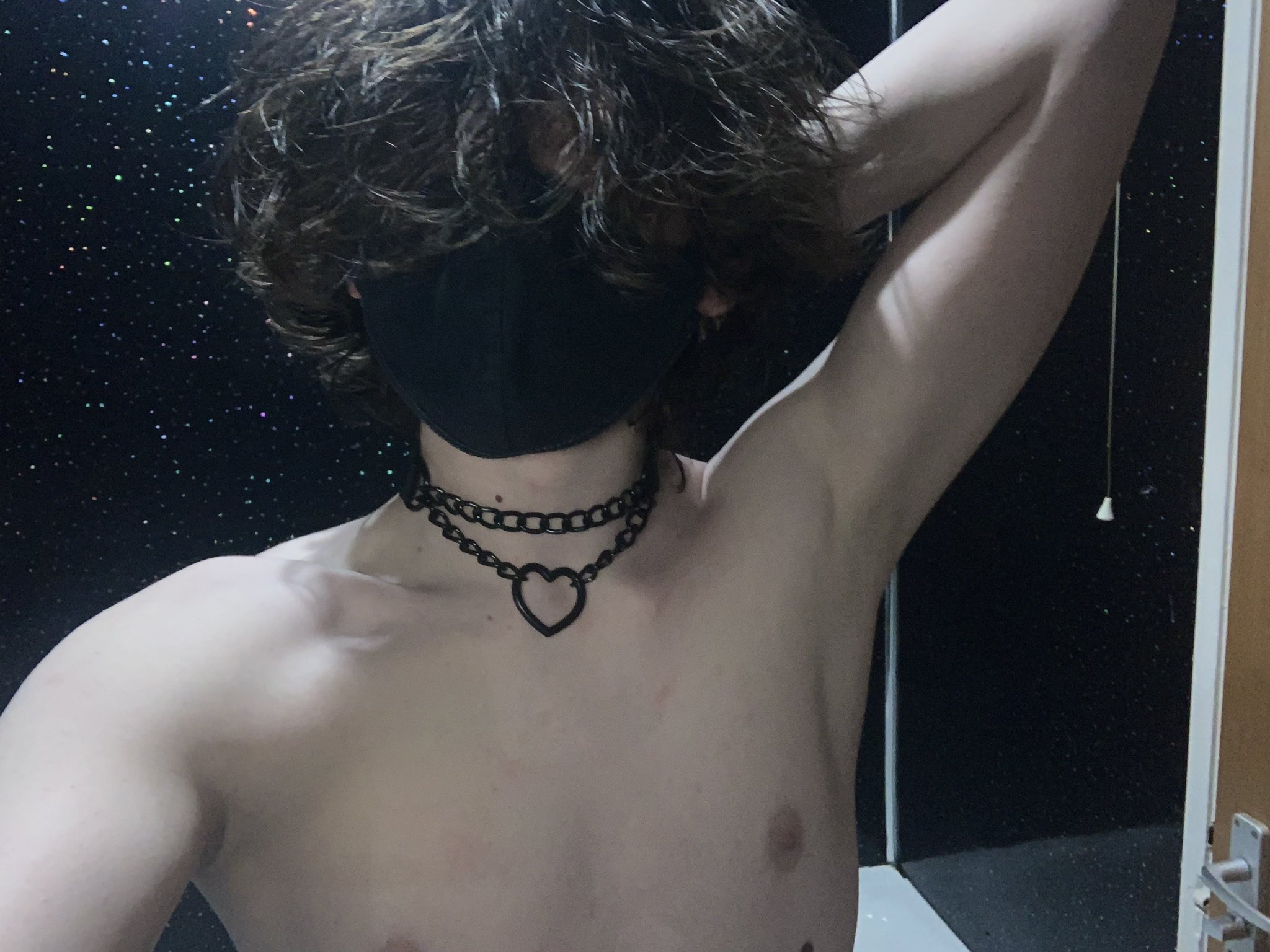 Modest_Femboy on X: omg it's a femboy with wet hair what will he do??? # Femboy #femboys #choker #Gay  / X