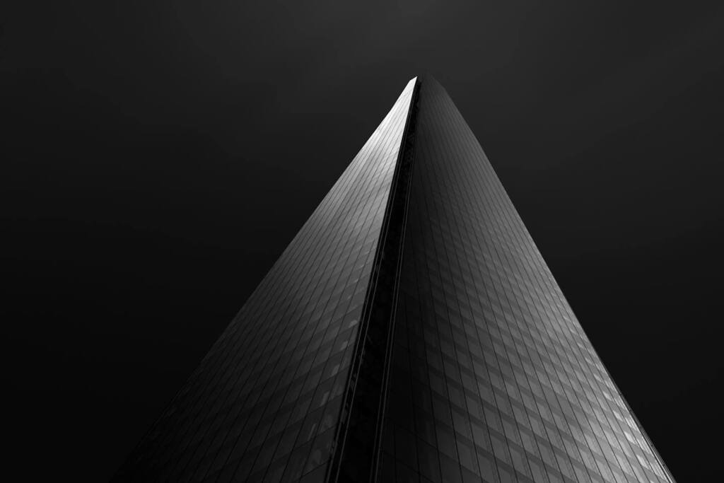 The Shard . #theshard #london #theshardlondon #architecture_london #igerslondon #shardview #visitlondon #modernarchitecture #fineart_architecture #ndmagazine #mindtheminimalism #bnwminimalismmag #bnw_greatshots #bnw_experimentalism #fujifilmforum #fuji… instagr.am/p/CkLLioqy_Ao/