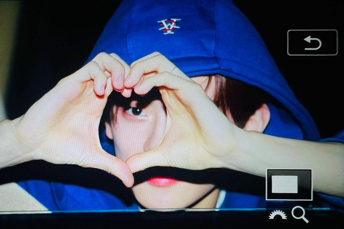 Playtag_125's tweet photo. 221026 영원한 쇼챔 명MC! 수고많았어🫶🏻
#베리베리 #VERIVERY #유강민 #강민 #KANGMIN #세상존잘유강민 @by_verivery https://t.co/6Jsv48pTM5