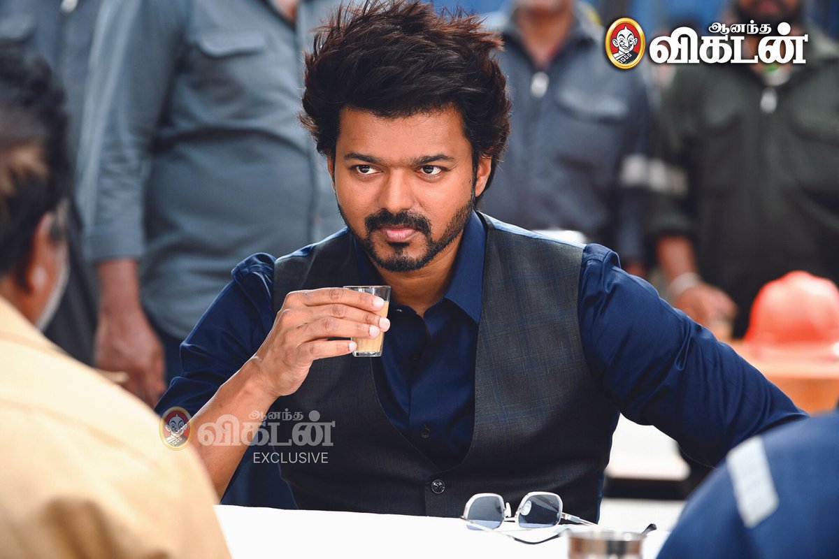 tamizhanlogesh's tweet photo. 🔥😍 His eyes,look & slight smile 😘❤
My energy tonic & stress buster with
My 1 & 1ly tonic & stress buster!!
#Tea 🔥❤ #Thalapathy
#PersonalFav
#VarisuStillsFromAV
#VarisuPongal
#Varisu https://t.co/QcrDPOGNce