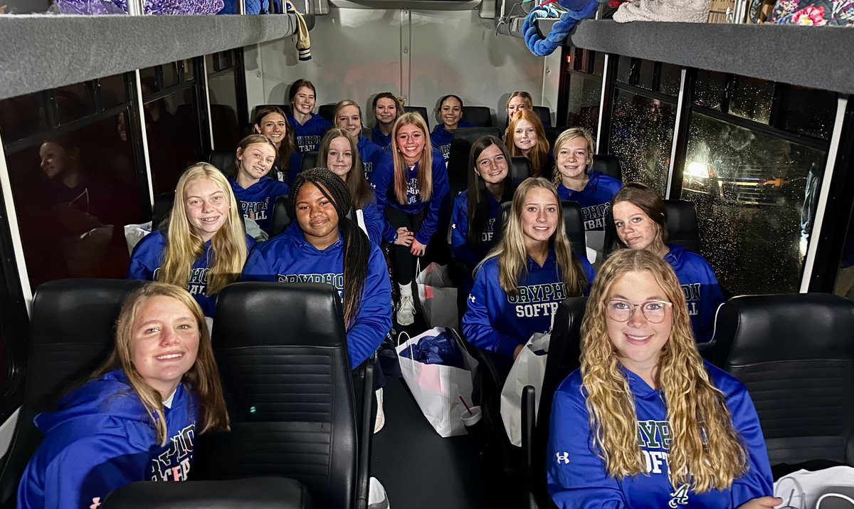 GryphonSoftball's tweet photo. Headed to Columbus!💙💚🥎
@OfficialGHSA @Go_Gryphons https://t.co/Ej5pfZ2HA3