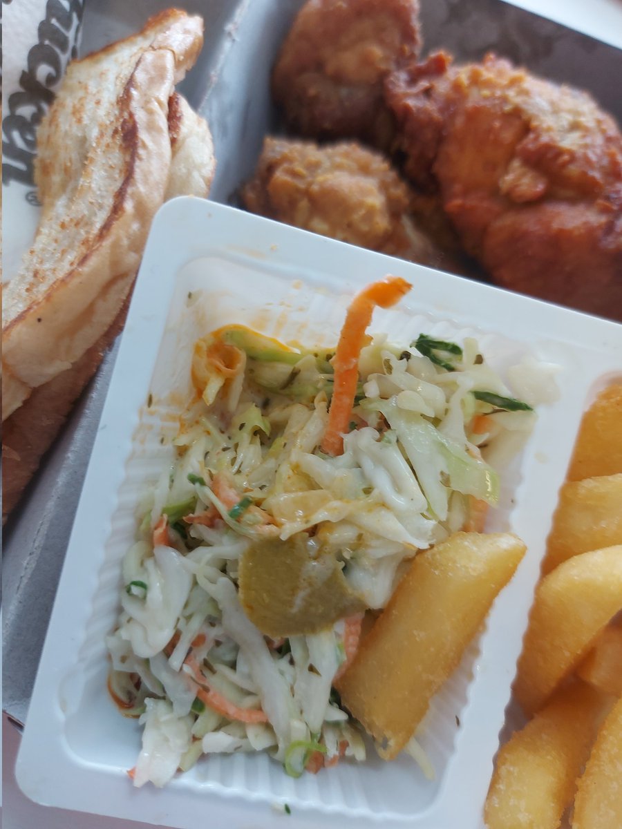 OFFICIAL_Liny's tweet photo. @ChickenLickenSA Today was by far my worst buy... chicken smells like Tuna , coleslaw has atchar ... Chicken licken Croydon will not see me again https://t.co/fjdX3flEHB
