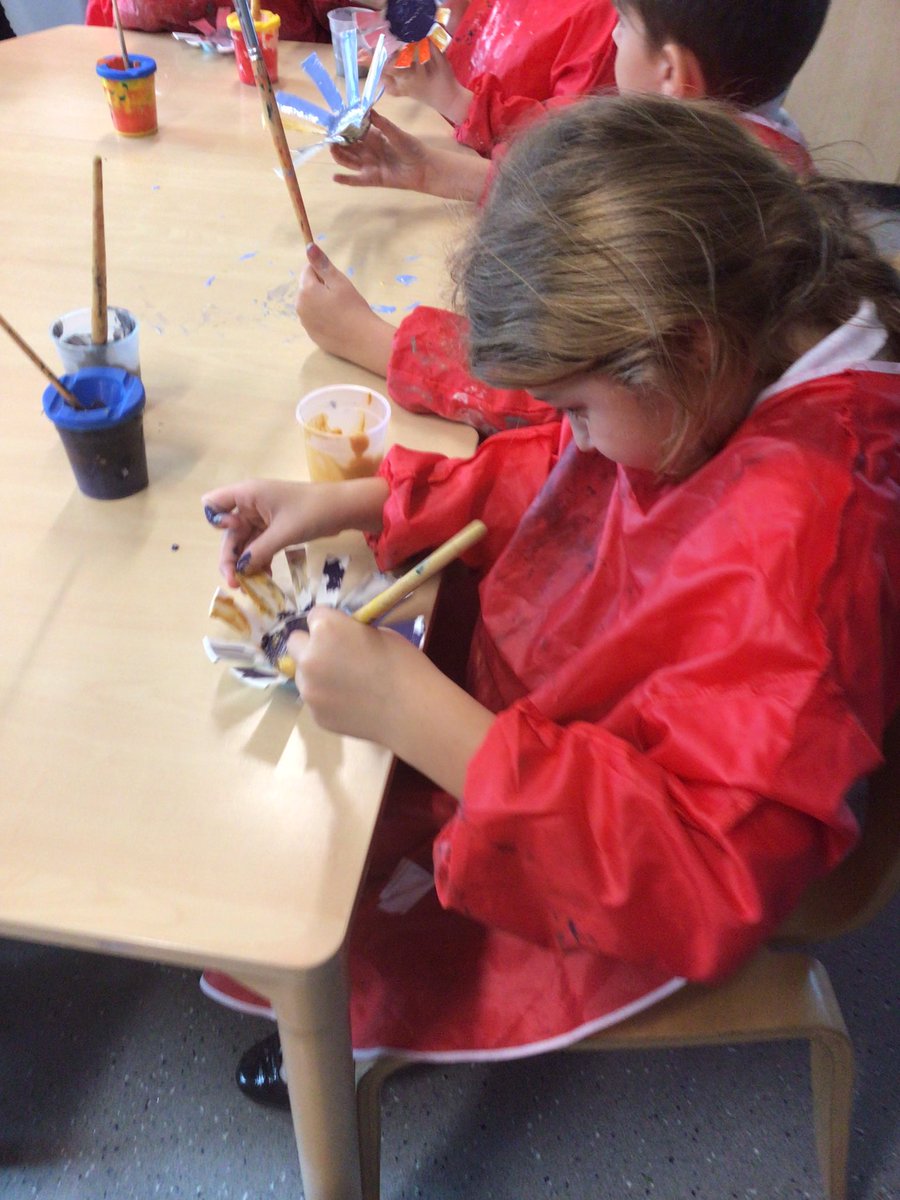 TirMorfa's tweet photo. We have been making flowers for our “field of likes” ready for the STAND exhibition. Great concentration everyone! #Standnw #ytmbrenig #ytmexparts #ytmllc #ytmecc https://t.co/nOotTHU7OY