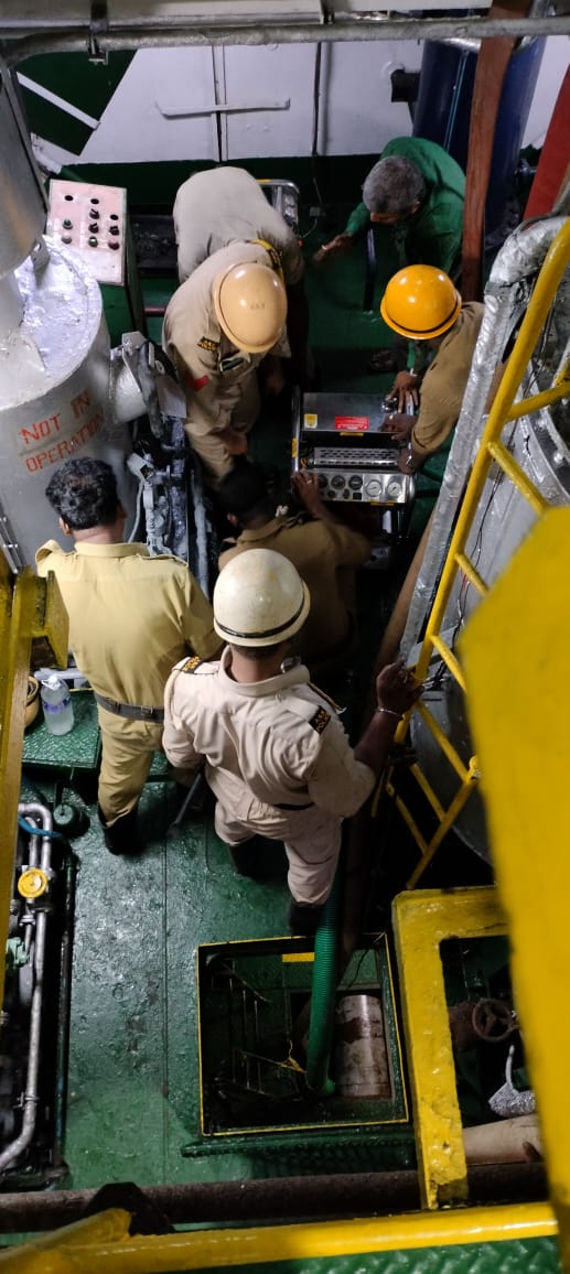 FireService_ANP's tweet photo. #FSChatham responded a call at Chatham Jetty on 25Oct,due to some technical snag,sea water started flooding the MVShakti-II engine room.#Firefighters deployed the pumps with great difficulty at bottom of ship &amp; pumped out the water within 2hrs.The staff of ship removed the snag. https://t.co/u26u8kfyoS