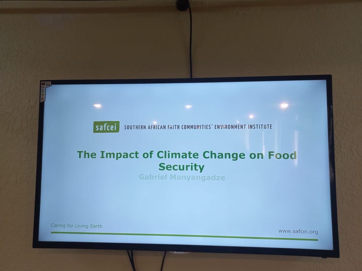 mosesdesdery's tweet photo. @SAFCEI Programs Manager, @68GabrielS presenting about the Impact of #ClimateChange on Food Security to #FLEATanzania during the on-going faith leaders training on environmental advocacy at Luther House in Dar es Salaam, Tanzania.
#Faith4Earth #ClimateJustice #FoodSecurity https://t.co/RrtxVA67XU