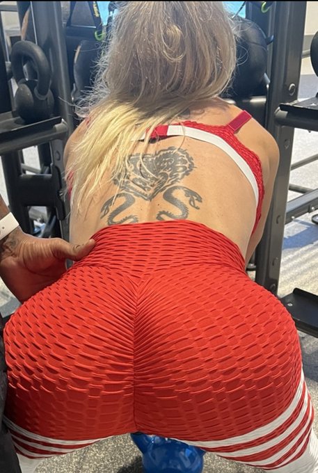 Everyone can use some #humpday health! Post up those booty pics  and make the world a better place! https://t<a href="/tag/humpday"class="tags">#humpday</a>