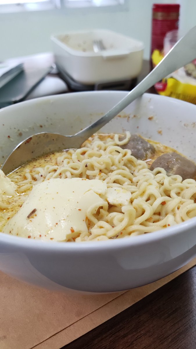 Amin_Ghiffari's tweet photo. @FOODFESS2 😋🍜 https://t.co/NHAUryLBBZ