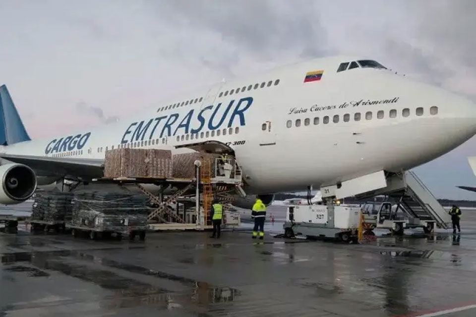 williancontig's tweet photo. Continua la ofensiva imperial contra #Venezuela: Corte gringa Ordena a Argentina decomisar nuestro Avión de #Entrasur. Corte de Estados Unidos ordena decomisar avión de Emtrasur en #Argentina
@NicolasMaduro 
#noticia https://t.co/E2H4iFG7kJ