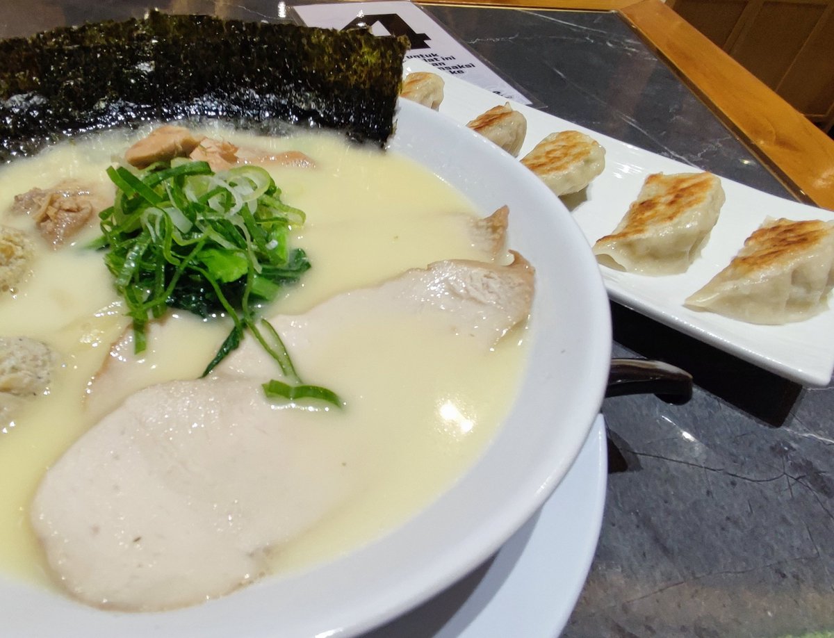 Amin_Ghiffari's tweet photo. @FOODFESS2 😋🍜 https://t.co/NHAUryLBBZ