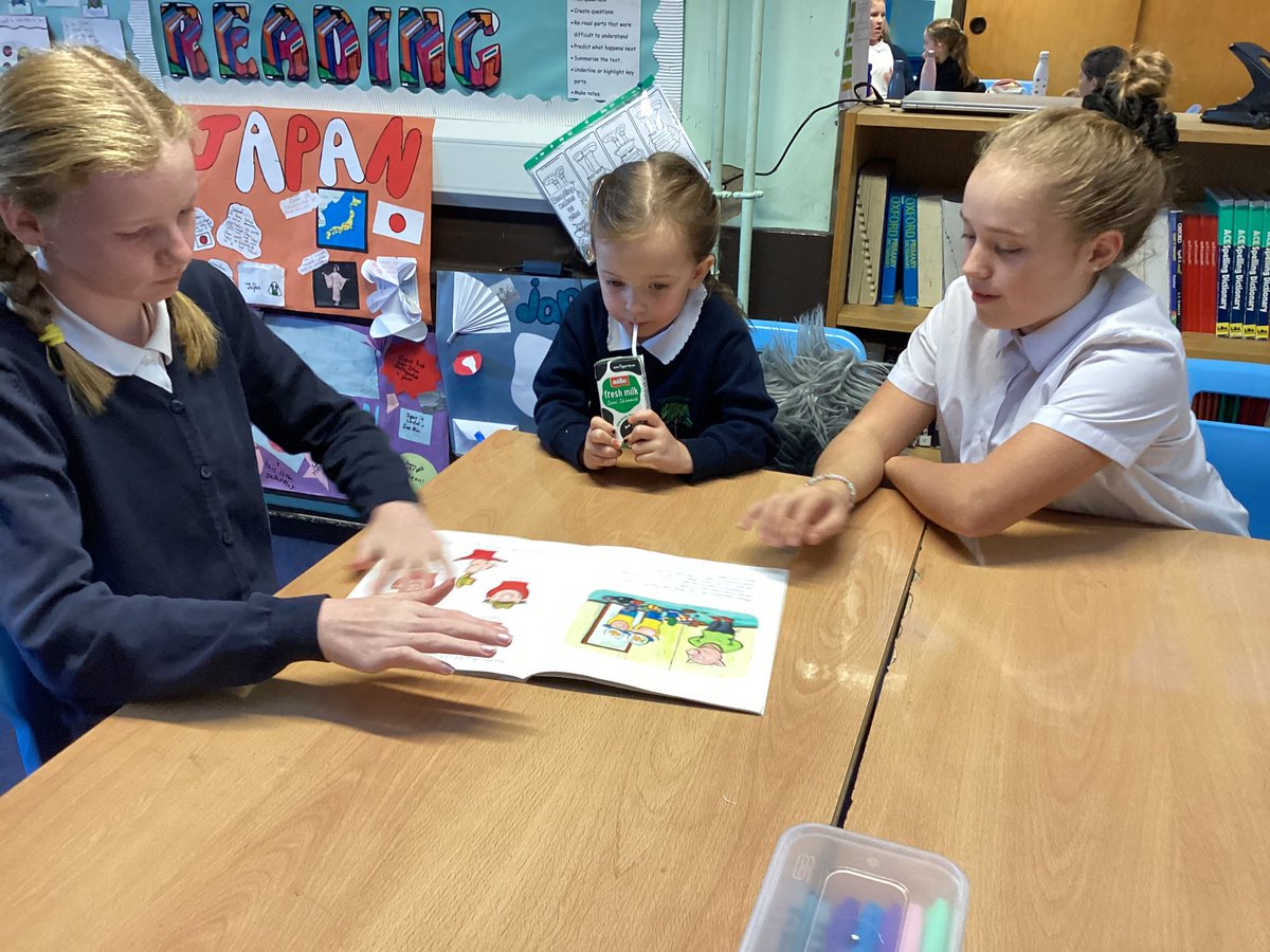 MrsGilmourCPS's tweet photo. Reading with our buddy is such great fun. Lots of talking about the story and the pictures causes great excitement. (And improves our reading skills!) Ask your child what story they chose/read today. #WOWtime #readingforpleasure @carmondean_ps @wl_literacy @MrsMacaulayCPS https://t.co/TCpRyHFHLC