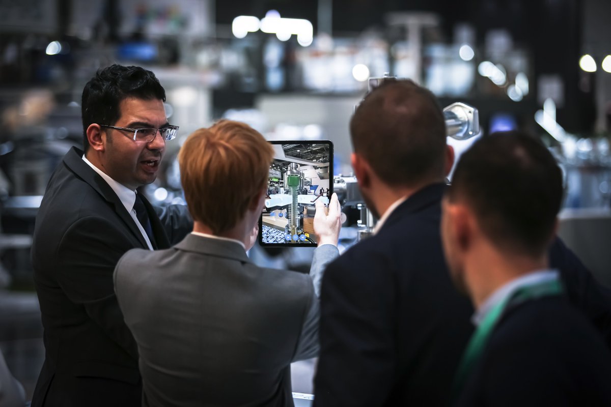 Check out our SPOUT-EX – a simple and efficient way to optimize your flexible #foam production and reduce #pinholes by up to 50 percent. Last chance to discover your benefits via our AR mixhead app at H13 B63.

#k2022 #slabstock