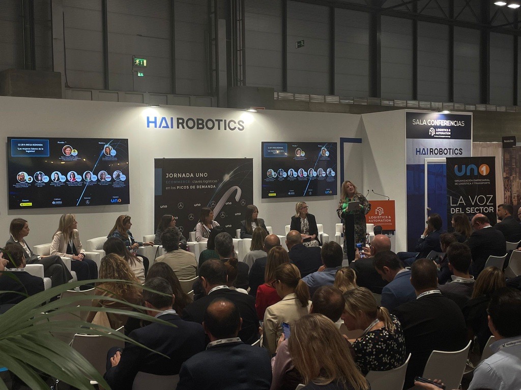 LogisticsSpain's tweet image. Ceremonia de entrega de los Premios Líderes de la Logísitca 2022 de la mano de UNO 
🕛 13:30h
📍 Sala Hai Robotics
¿Quién será el ganador? 👀
#logisticsautomationmadrid2022 #logisticsautomationmadrid