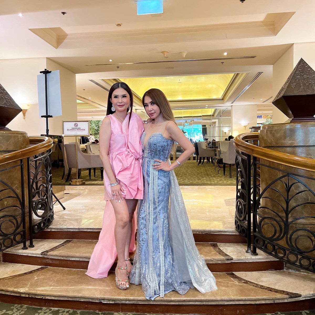 htlborobudurjkt's tweet photo. We are proudly present to you our amazing collaboration with @ercellaclinicofficial @ercellaclinic on this Breast Cancer Day at Pendopo Lounge, 26th October 2022. A great talkshow about women’s health and learn the story from breast cancer survivor! https://t.co/jEffnNGstb