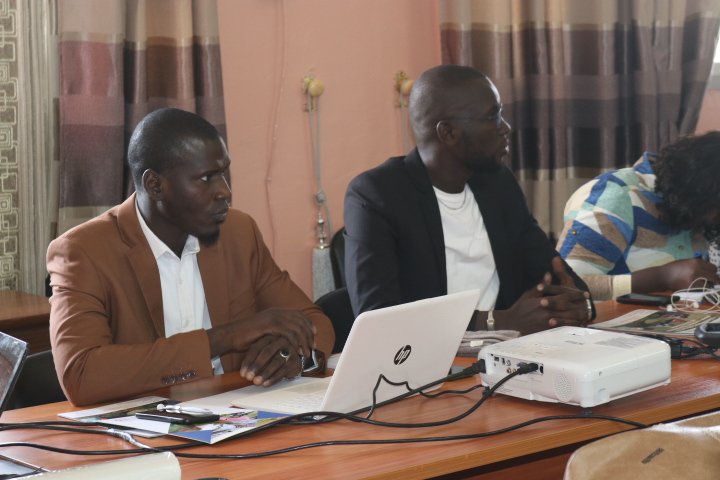 CESTIDAKAR's tweet photo. 2️⃣🔸Cette activité menée en marge de la conférence des journalistes scientifiques francophones✍🏾, est initiée pour la deuxième fois consécutive par l’ @ird_fr en partenariat avec le @CESTIDAKAR. C'est parti pour 2 jours de travaux. #CMJSF https://t.co/Ykg8teZgUd