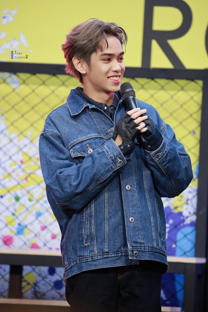 ThirdEncounter_'s tweet photo. 261022💫
🖤🖤🖤@thirdd
#ThirdLapat
#Thirdencounter
#third
 #RobinsonJeans2022 https://t.co/F3R30942t8