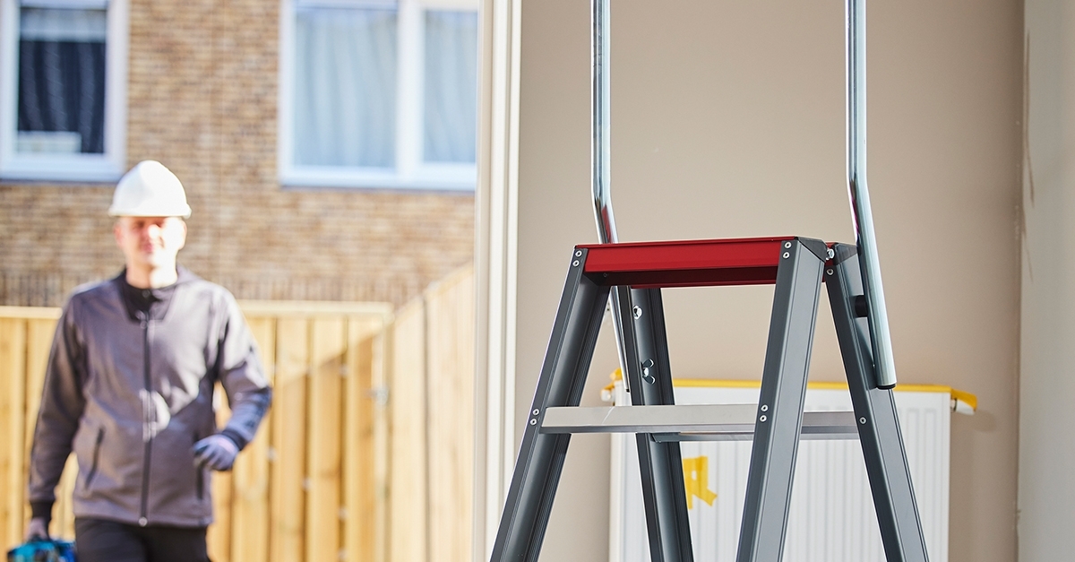 Tijd voor een nieuwe enkel of dubbel oploopbare trap? Profiteer van de 𝘈𝘭𝘵𝘳𝘦𝘹𝐭𝐫𝐚 korting van 25% op alle Falco trappen, tot het einde van deze maand!  p1e.nl/_-3X