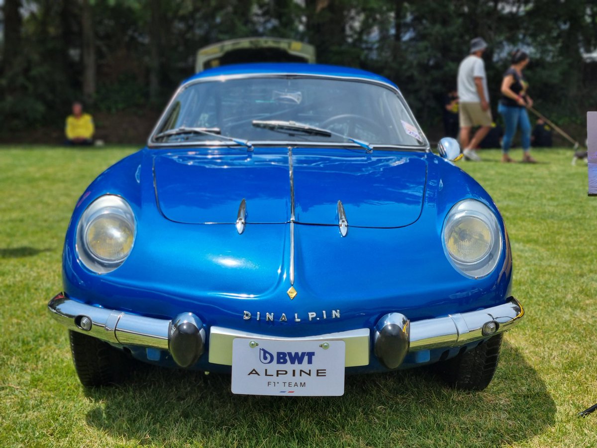 ivanvipl's tweet photo. Welcome to MX 🇲🇽! @AlpineF1Team 
 As a tribute to the A522 my father and I wrapped our 1959 Alpine, do you want a ride to the race track or a couple of pics with @OconEsteban and @alo_oficial?
Come on say yes! make us the happiest a Mexican Alpine fans ☺️ https://t.co/1xOAlgOt0r