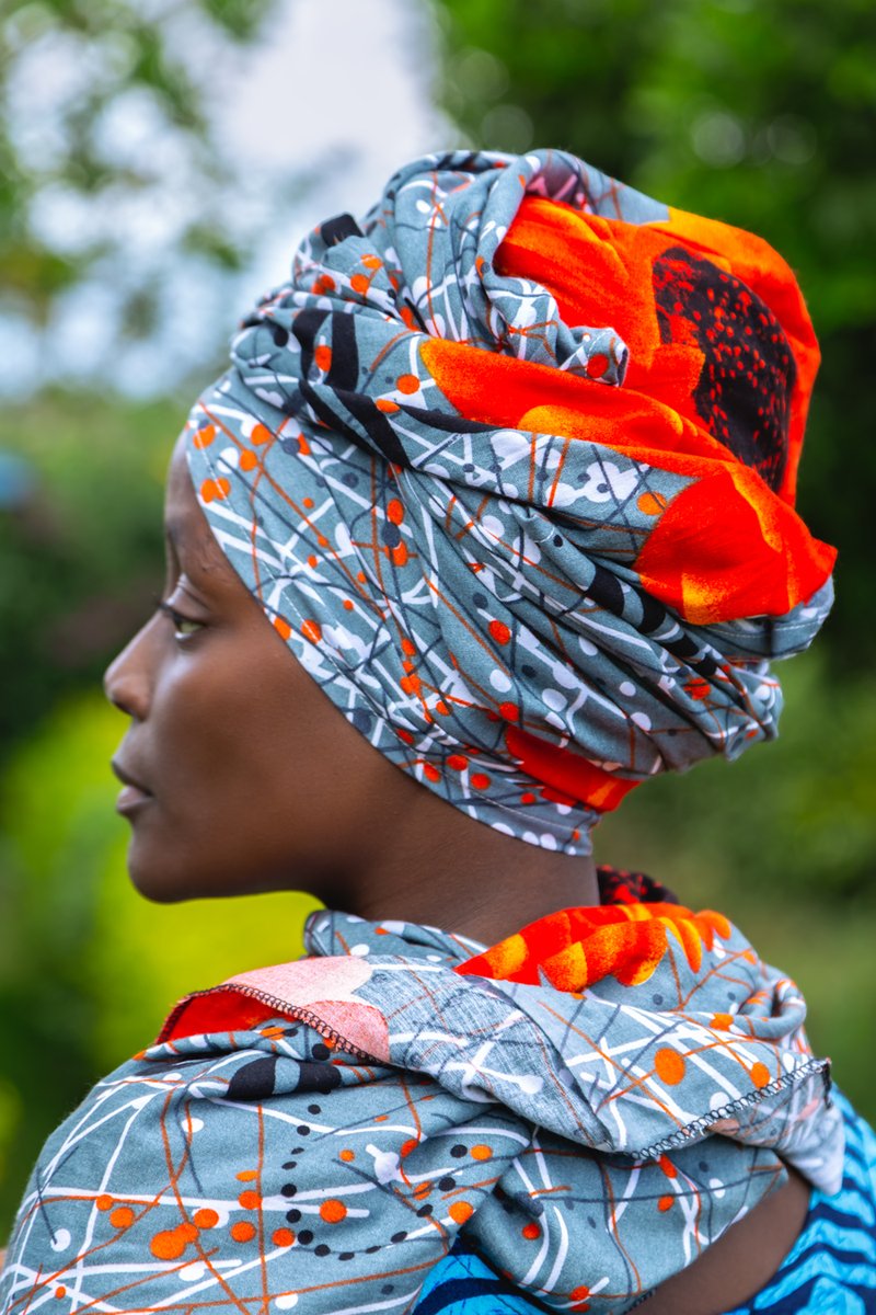 Murahaba's tweet photo. Smaku
Grey and orange flower, light cotton blend drapey headwrap
Magnetic design with a good balance btwn cool and warm

https://t.co/angTSZL89l https://t.co/KF4bFqtYC8