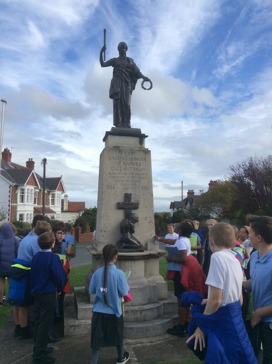 bdps_eco's tweet photo. @Bryn Deri primary Learning about the importance and significance of War Memorials. Thank you to Mrs Wood for telling us about the history of Radyr and Morgantown memorial. https://t.co/VQfa4GAUap