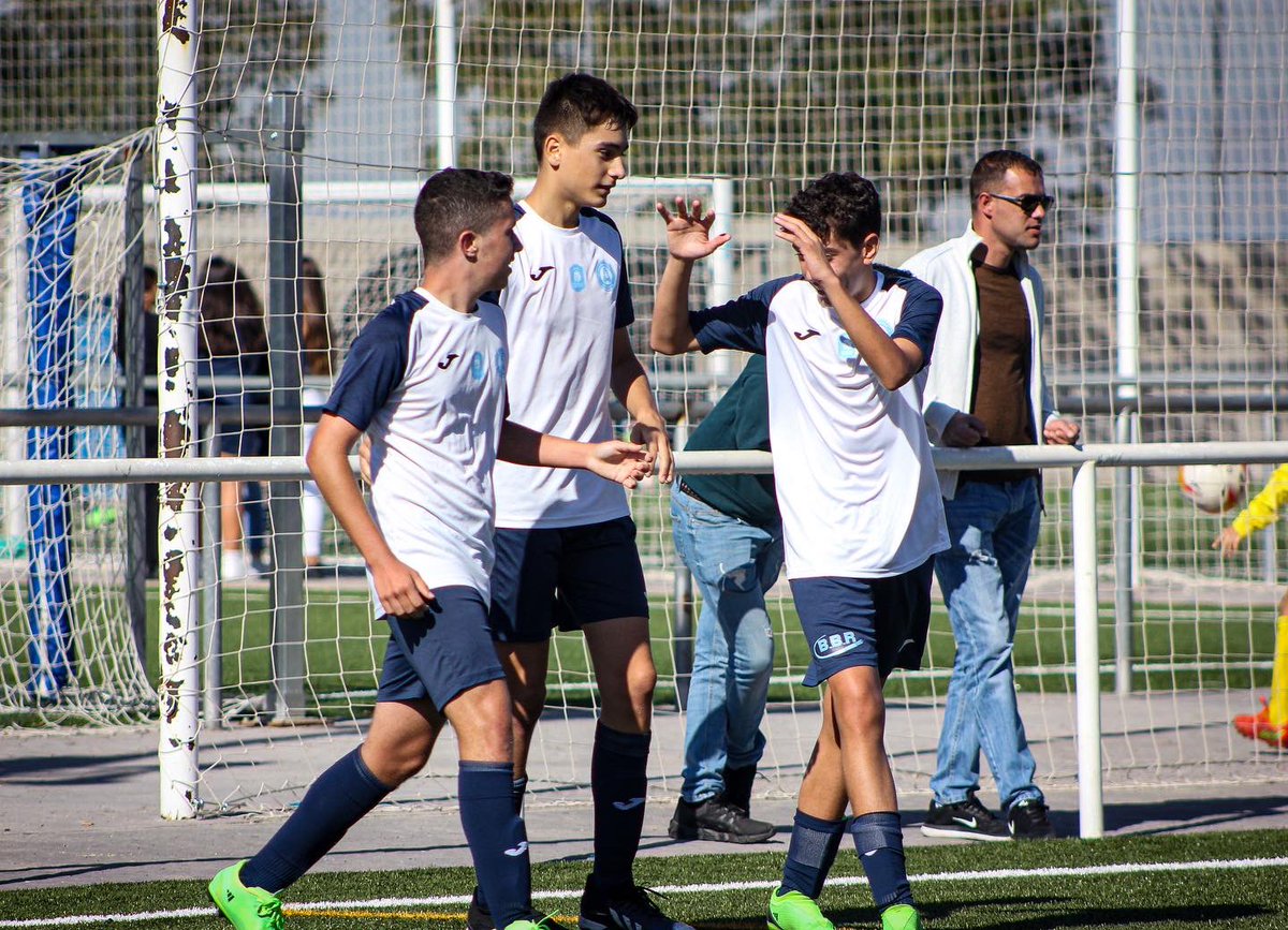 fuenlatlantis's tweet photo. 𝐂𝐚𝐝𝐞𝐭𝐞 𝐢𝐬 𝐨𝐧 𝐟𝐢𝐫𝐞 🔥💙

@fuenlatlantis 9️⃣-0️⃣ C.D. SP&amp;AL

Nuestro Cadete “A” sigue disfrutando por todo lo alto.

Tras haber ganado todos los partidos jugados, siguen peleando por ganarse el liderato y no bajar el nivel.

Sois enormes chicos, ¡Seguimos Atlantis! 😁💪🏼 https://t.co/o9jrK8eenA