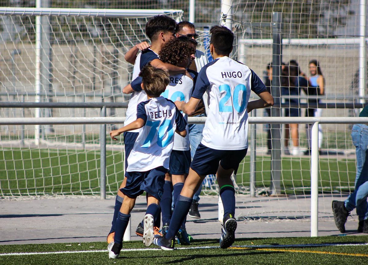 fuenlatlantis's tweet photo. 𝐂𝐚𝐝𝐞𝐭𝐞 𝐢𝐬 𝐨𝐧 𝐟𝐢𝐫𝐞 🔥💙

@fuenlatlantis 9️⃣-0️⃣ C.D. SP&amp;AL

Nuestro Cadete “A” sigue disfrutando por todo lo alto.

Tras haber ganado todos los partidos jugados, siguen peleando por ganarse el liderato y no bajar el nivel.

Sois enormes chicos, ¡Seguimos Atlantis! 😁💪🏼 https://t.co/o9jrK8eenA