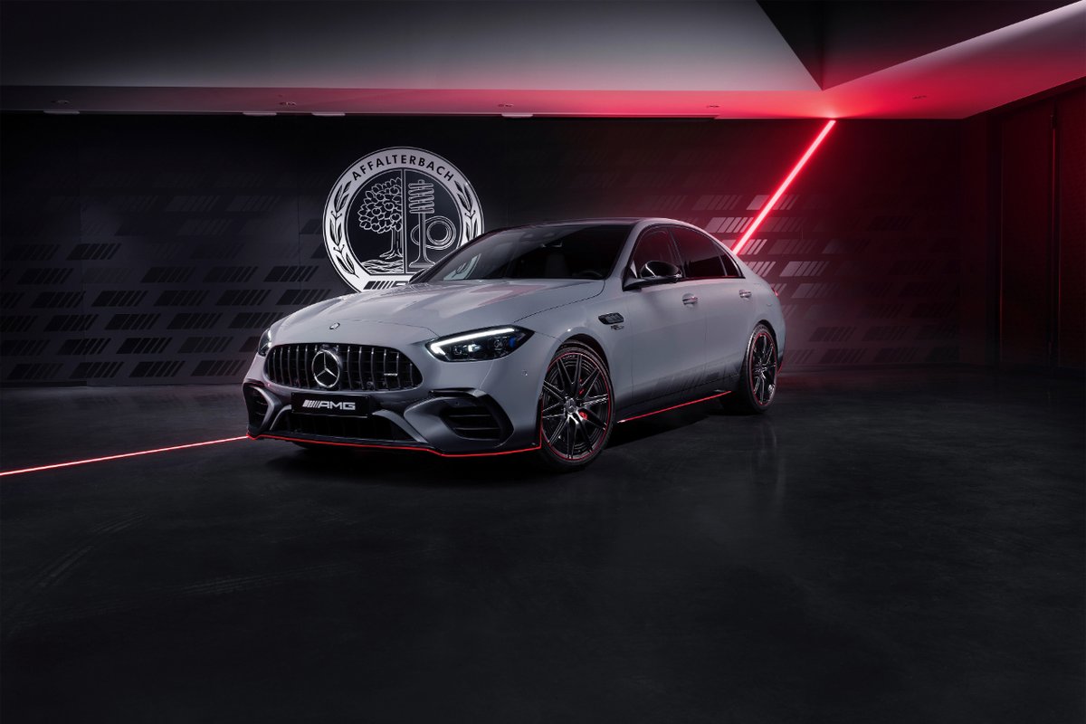 MB_Valdisa's tweet photo. Así es el @MercedesAMG C 63S E Performance #F1Edition.
Una versión que cuenta con exclusivas características exteriores e interiores y que solo se fabricará durante un año.
¿Qué os parece? 😍
#MercedesAMG #MBValdisa https://t.co/8asrO4Kqcg