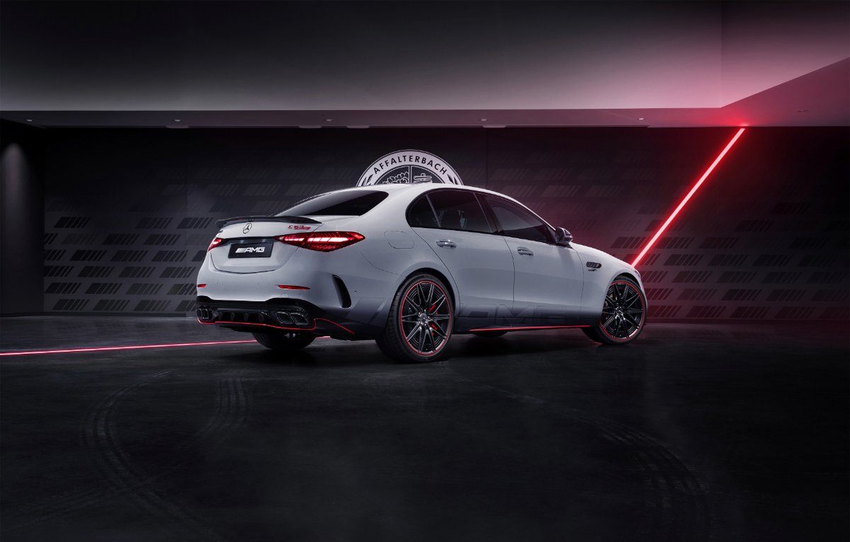 MB_Valdisa's tweet photo. Así es el @MercedesAMG C 63S E Performance #F1Edition.
Una versión que cuenta con exclusivas características exteriores e interiores y que solo se fabricará durante un año.
¿Qué os parece? 😍
#MercedesAMG #MBValdisa https://t.co/8asrO4Kqcg