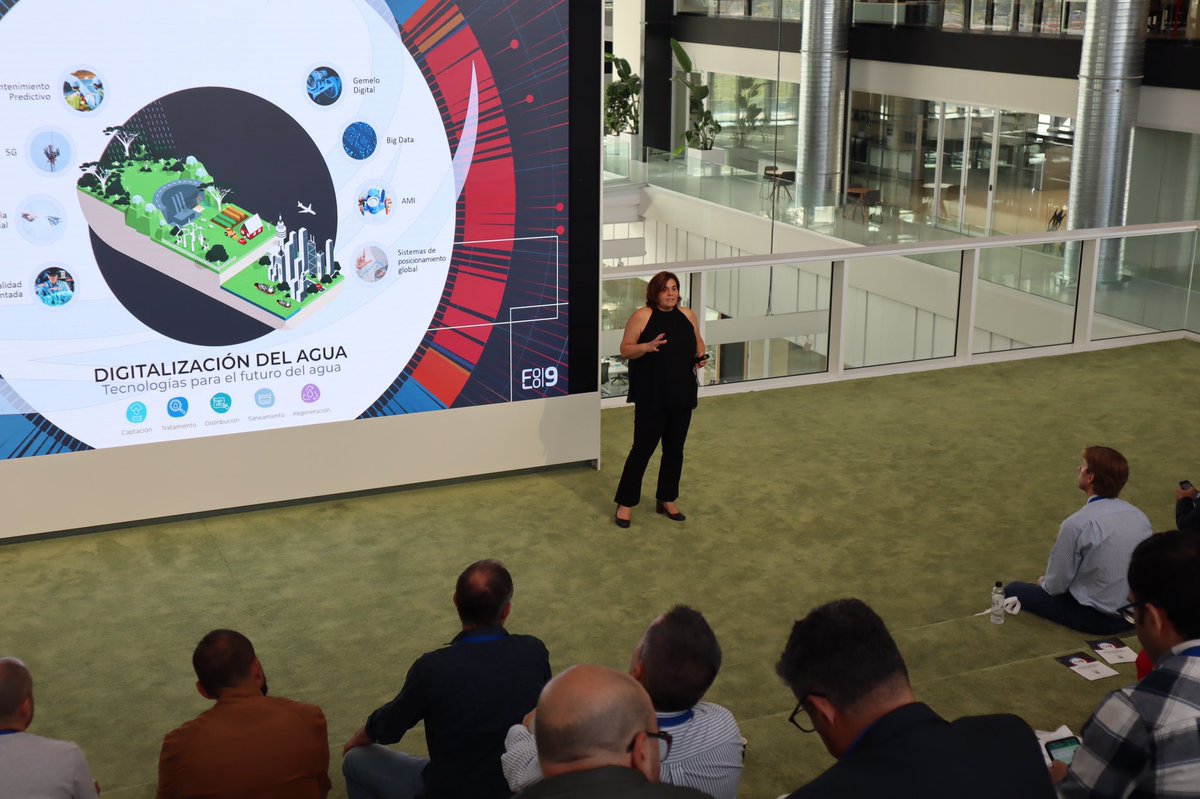 preditecirm's tweet photo. Nuestra compañera Yolanda Gómez nos habla de “La digitalización del sector aguas y su impacto” 
😊 Gracias Yolanda! #9Foro #mantenimientopredictivo #predictivwmaintenance #agua #digitalizacion https://t.co/IvyDLerk47